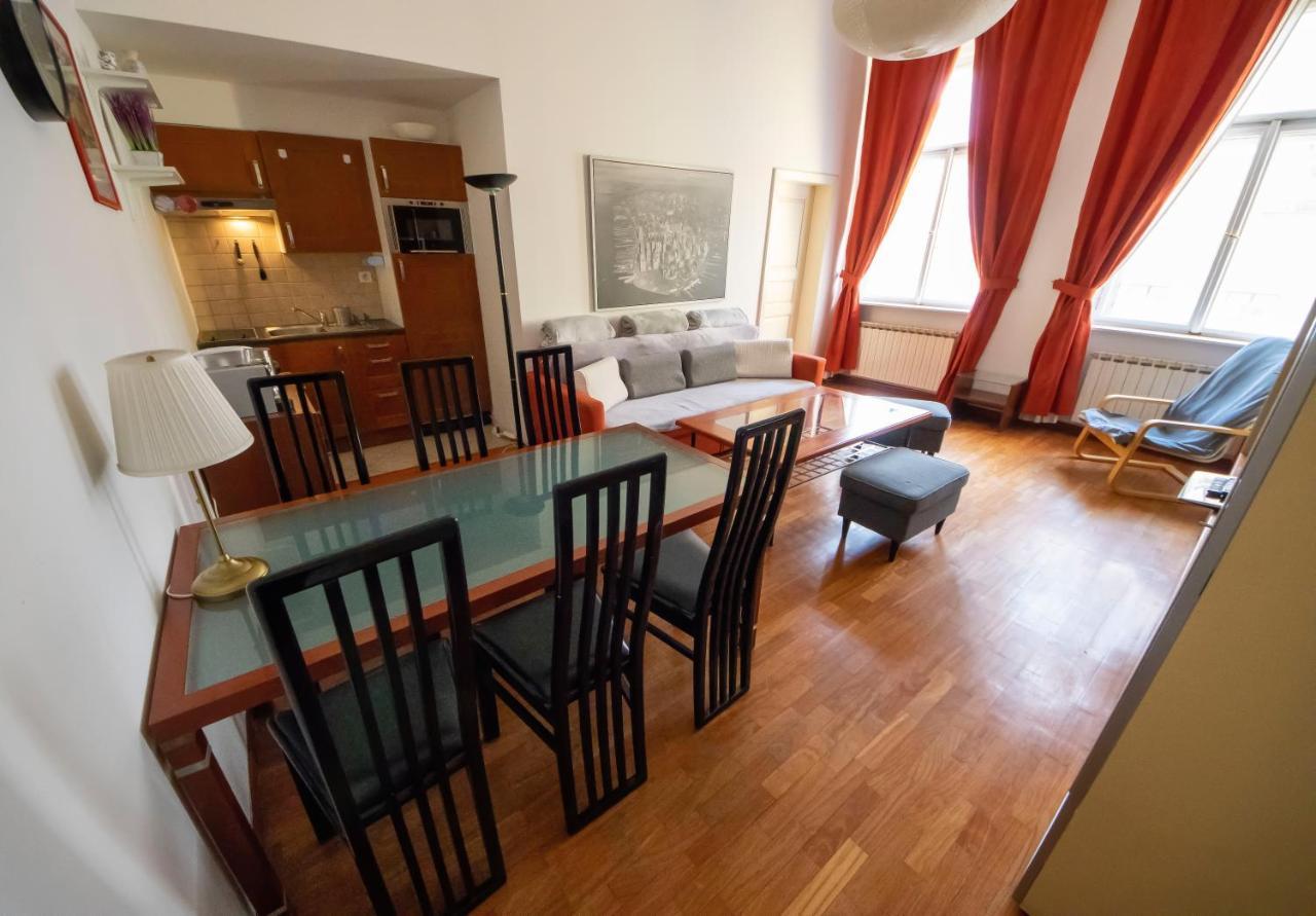 Autentic Apartments Platnerska Прага Екстериор снимка