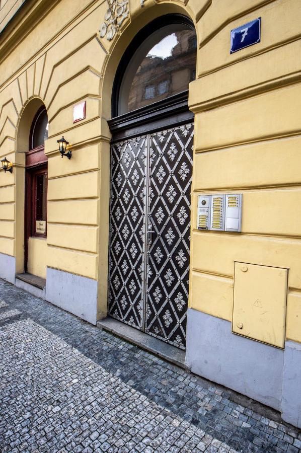 Autentic Apartments Platnerska Прага Екстериор снимка
