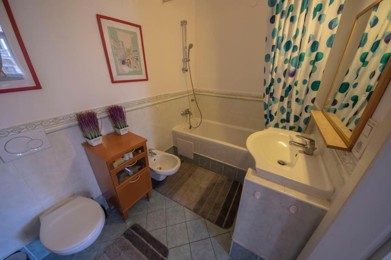 Autentic Apartments Platnerska Прага Екстериор снимка